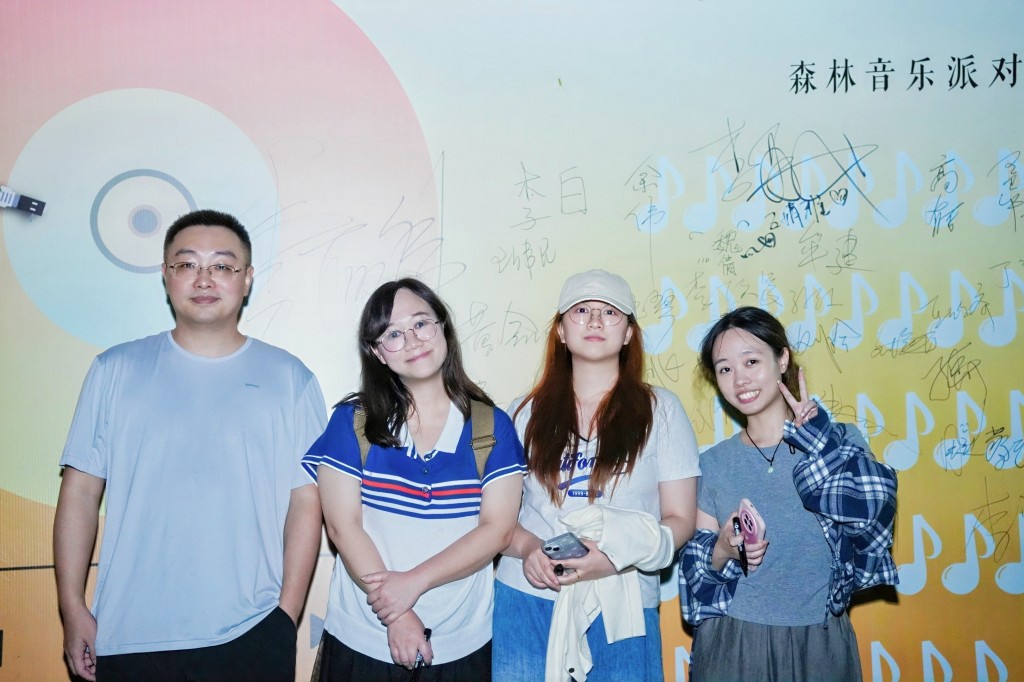 签到 (4)